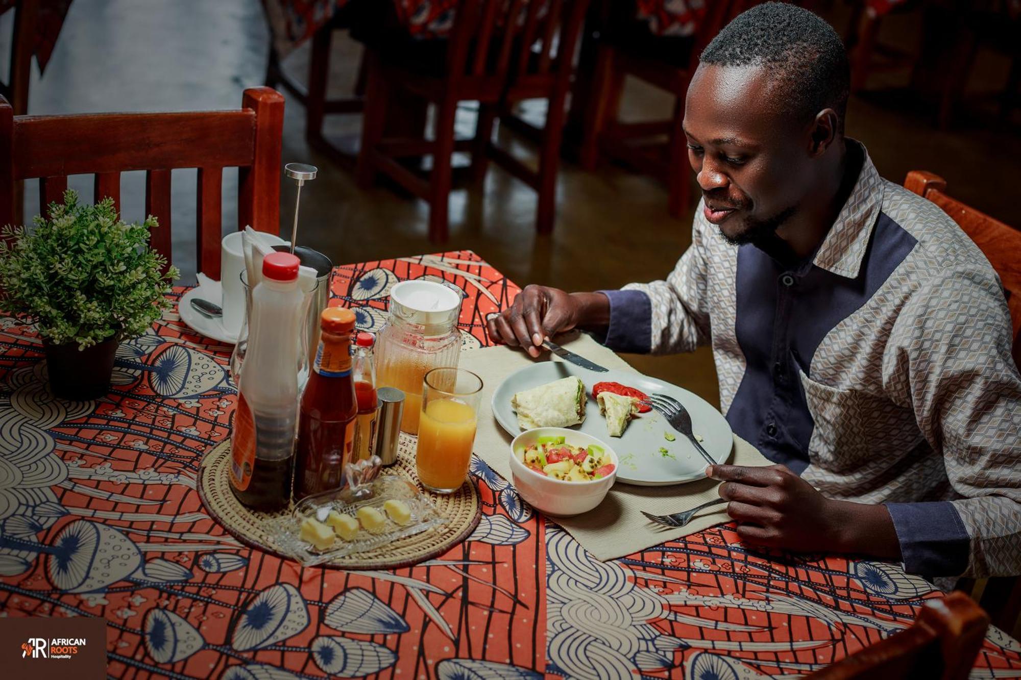 African Roots Gulu Exterior foto